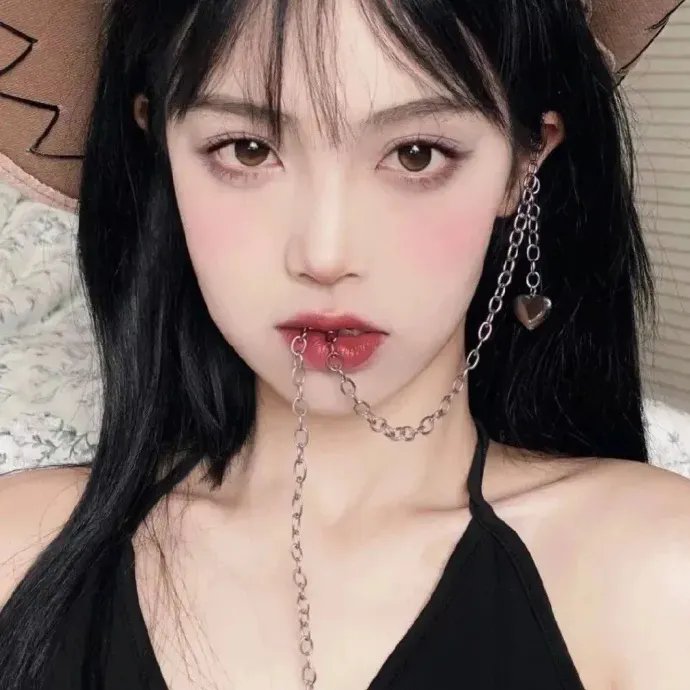 海底娇娃蓝华：处女任务